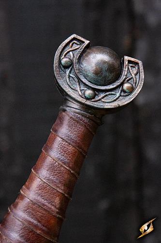 Battleworn Celtic Leaf