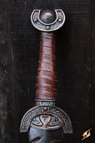 Battleworn Celtic Leaf