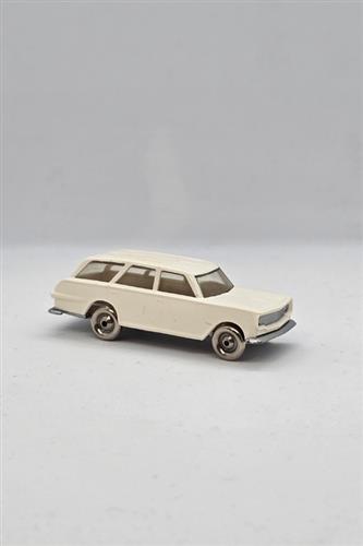 HO Scale White Vauxhall Victor Estate