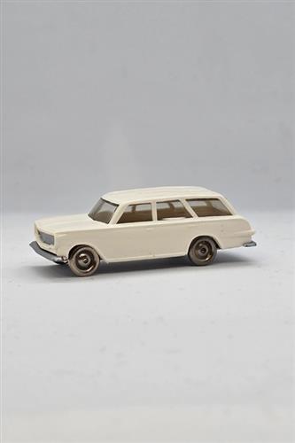 HO Scale White Vauxhall Victor Estate
