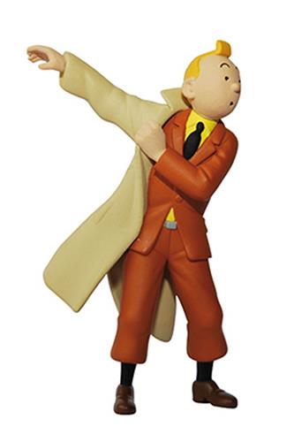 Tintin ifører sig trenchcoat