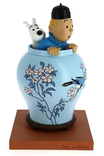 Tintin kigger op af vase (Den Blå Lotus)