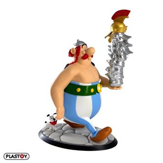 Statue: Obelix bærer en stak romerske hjelme (20 CM)
